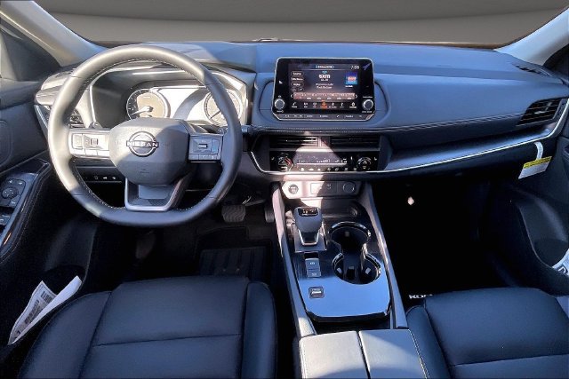 New 2027 Nissan Rogue Dark Armor FWD image 5