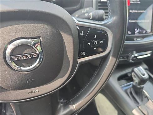 Used 2022 Volvo XC90 T5 Momentum w/ Climate Package image 19