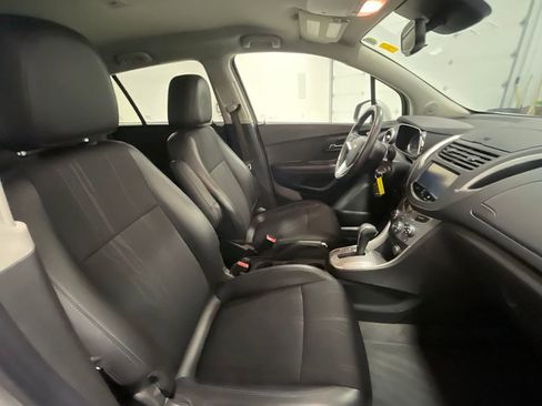 Used 2016 Chevrolet Trax LT w/ LT Convenience Package image 24