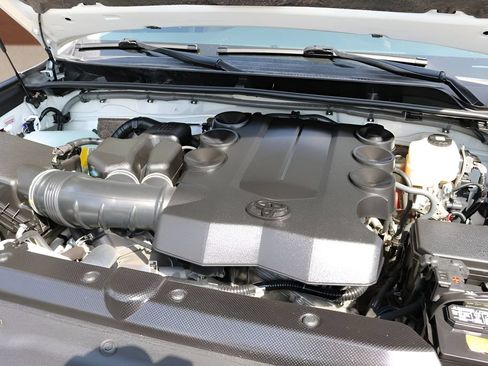Used 2022 Toyota 4Runner Limited AWD/4WD image 10
