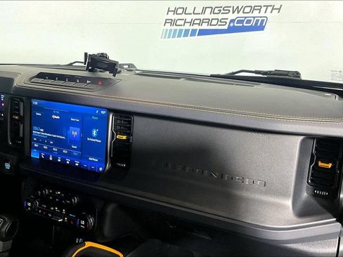 Certified 2024 Ford Bronco Badlands AWD/4WD image 12