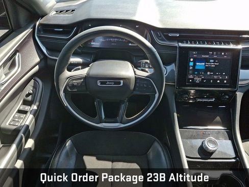 Used 2023 Jeep Grand Cherokee Altitude AWD/4WD image 14