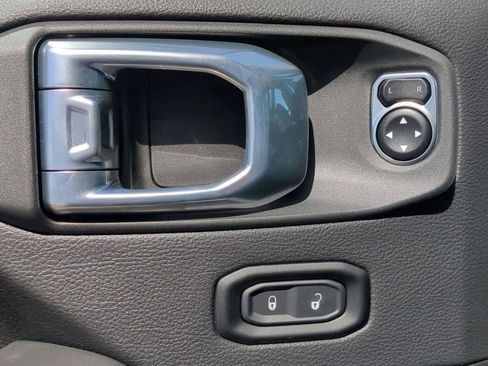 New 2025 Jeep Gladiator Sport image 14