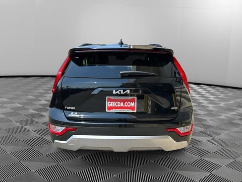 Certified 2025 Kia Niro EX FWD image 6