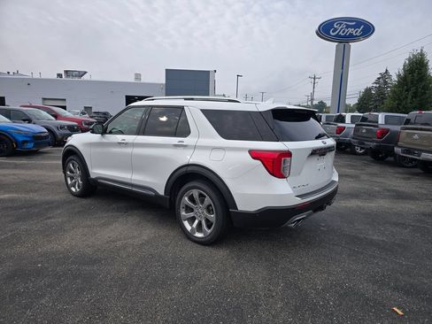 Certified 2020 Ford Explorer Platinum w/ Premium Technology Package AWD/4WD image 3