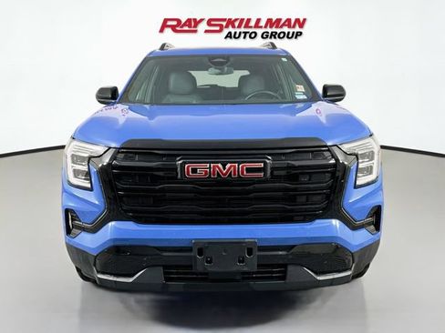 Used 2026 GMC Terrain Elevation w/ Elevation Premium Package FWD image 2