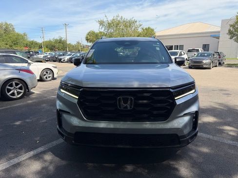 Used 2024 Honda Pilot Sport image 2