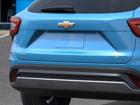 New 2025 Chevrolet Trax LT w/ Driver Confidence Package image 14