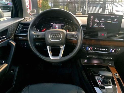 Used 2023 Audi Q5 2.0T Premium w/ Convenience Package image 5