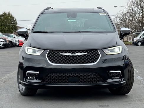 New 2026 Chrysler Pacifica Pinnacle image 2
