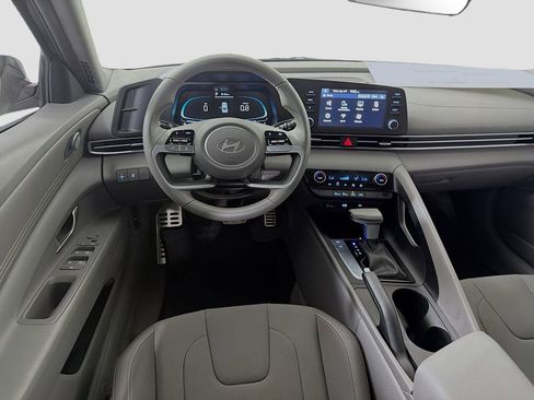 Used 2025 Hyundai Elantra Sport FWD image 23