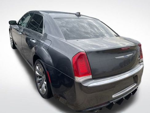 Used 2019 Chrysler 300 Limited image 5