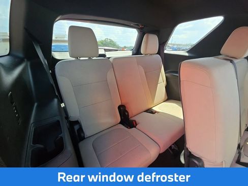 Used 2023 Chevrolet Traverse LS FWD image 14