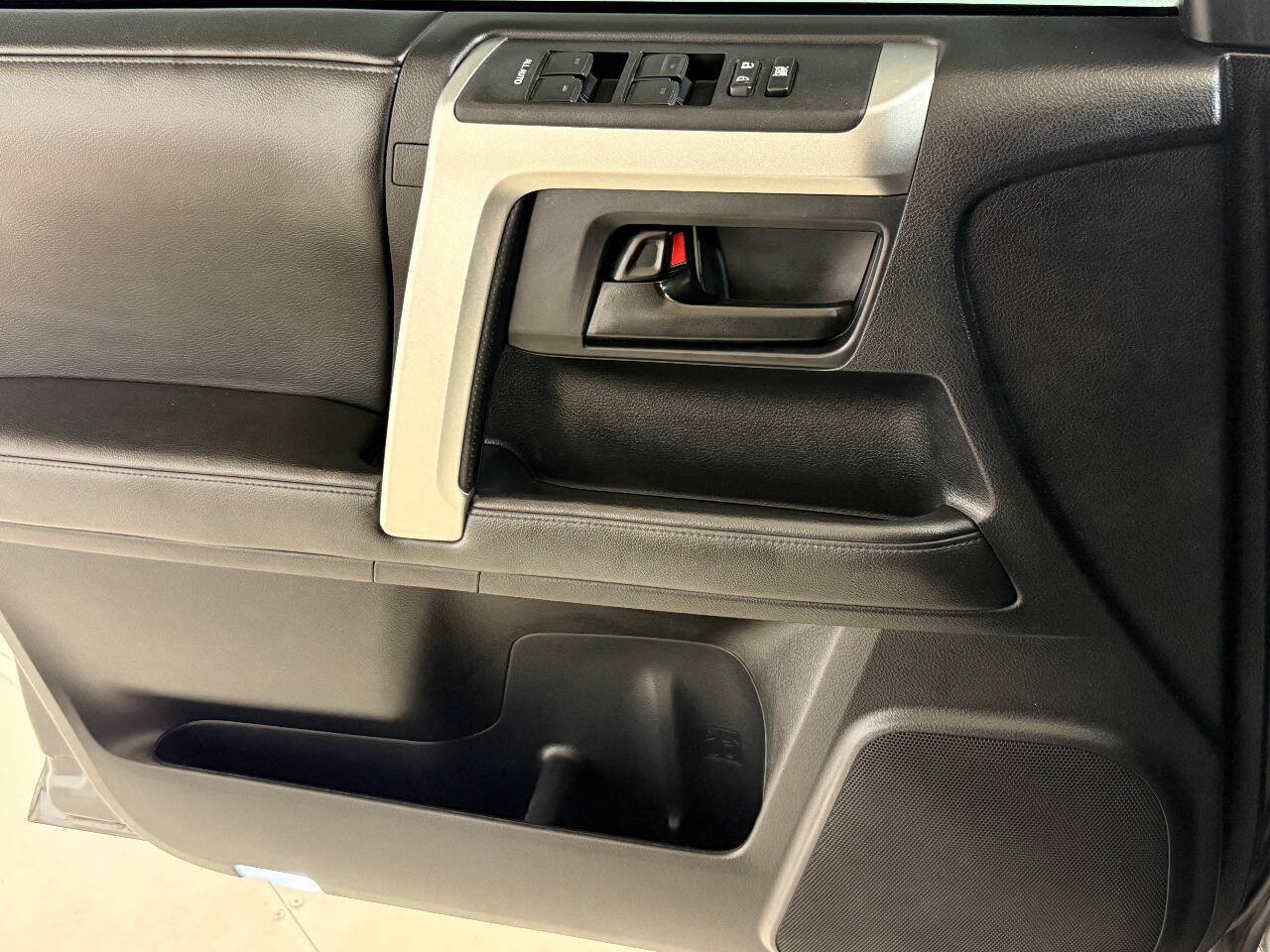 Used 2011 Toyota 4Runner Limited AWD/4WD image 58