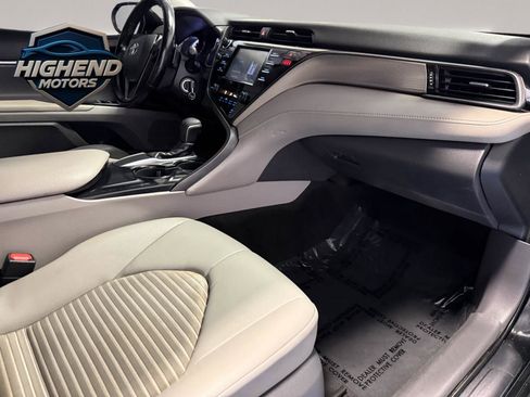 Used 2019 Toyota Camry SE FWD image 21