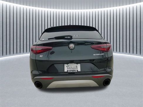 Used 2023 Alfa Romeo Stelvio Ti image 4