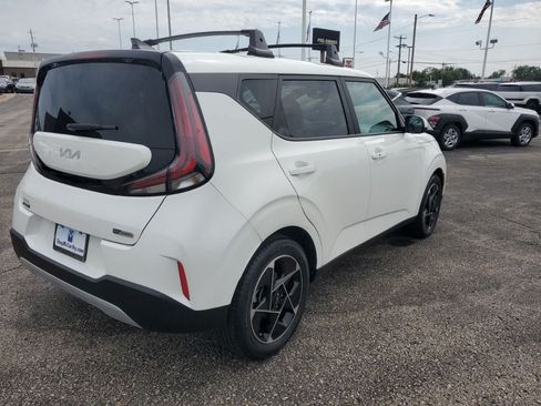 Used 2024 Kia Soul EX FWD image 7