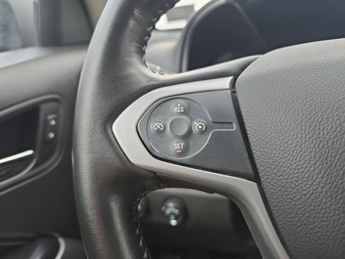 Used 2022 Chevrolet Colorado LT w/ LT Convenience Package image 21