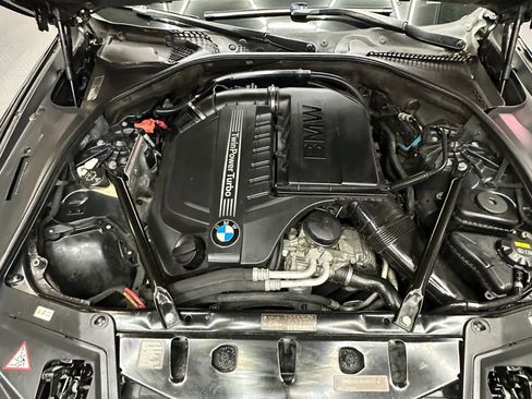 Used 2011 BMW 535i xDrive Sedan image 22