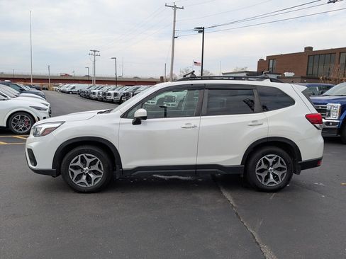 Used 2020 Subaru Forester Premium image 7