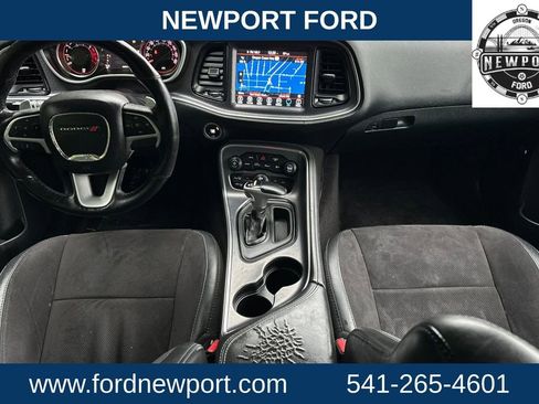 Used 2018 Dodge Challenger R/T Scat Pack w/ Leather Interior Group image 12