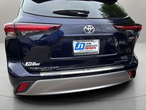 New 2026 Toyota Highlander Platinum AWD/4WD image 9