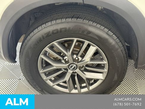 Used 2022 Nissan Rogue S FWD image 21