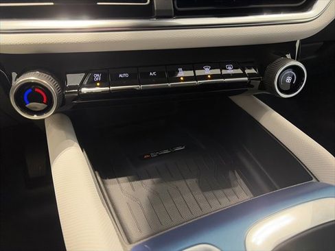 New 2026 Chevrolet Equinox EV LT image 20