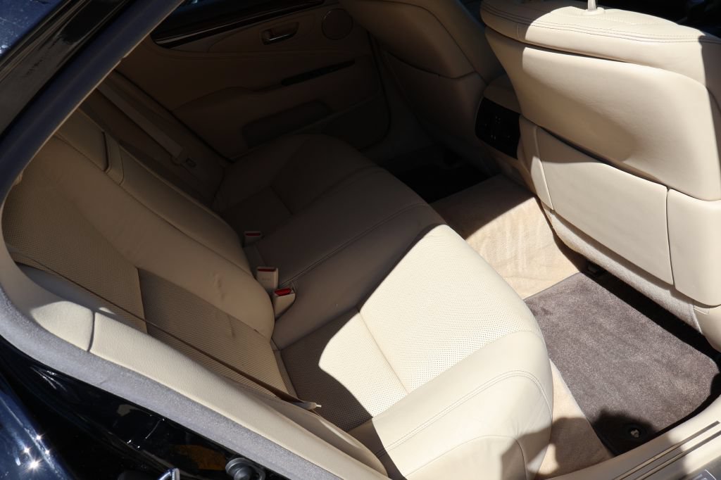 Used 2014 Lexus LS 460 w/ Comfort Package RWD image 20