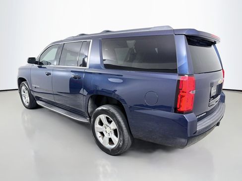 Used 2017 Chevrolet Suburban LT RWD image 5