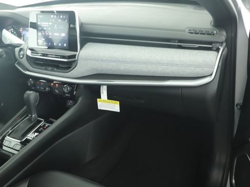 New 2026 Jeep Compass Latitude image 18