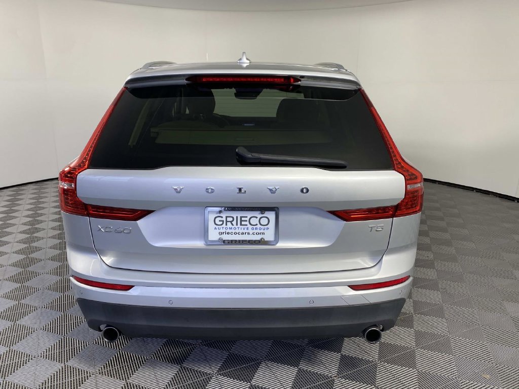 Used 2019 Volvo XC60 T5 Momentum w/ Premium Package FWD image 7