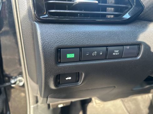 Certified 2025 Nissan Sentra SV w/ SV Premium Package image 20