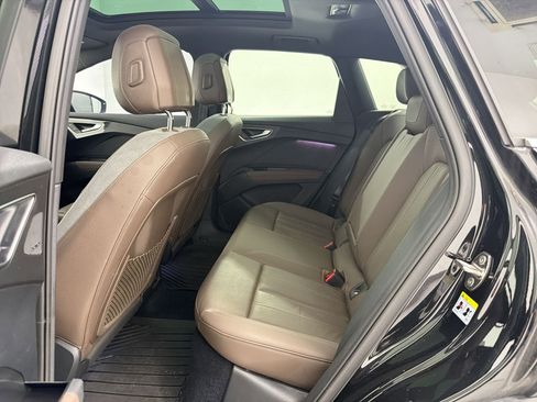 Used 2023 Audi Q4 e-tron Premium Plus w/ Premium Plus image 14