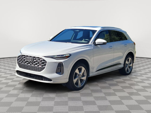Used 2025 Audi Q5 Premium Plus w/ Premium Plus AWD/4WD image 2
