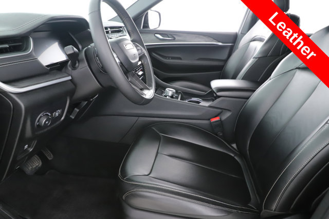 Used 2025 Jeep Grand Cherokee L Limited AWD/4WD image 16