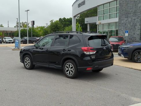 Used 2023 Subaru Forester Premium AWD/4WD image 5