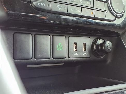 Used 2024 Mitsubishi Eclipse Cross AWD image 8
