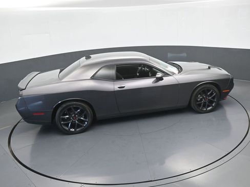 Used 2022 Dodge Challenger SXT w/ Driver Convenience Group RWD image 42