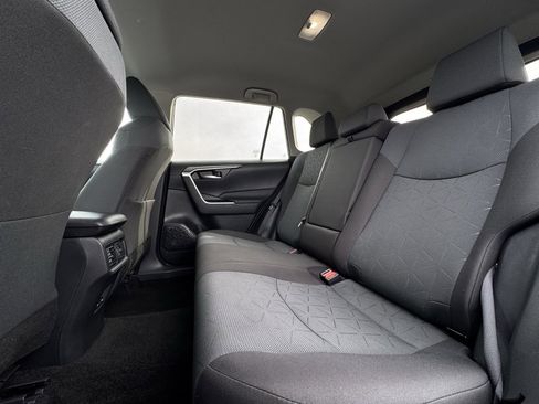 Used 2024 Toyota RAV4 XLE image 19