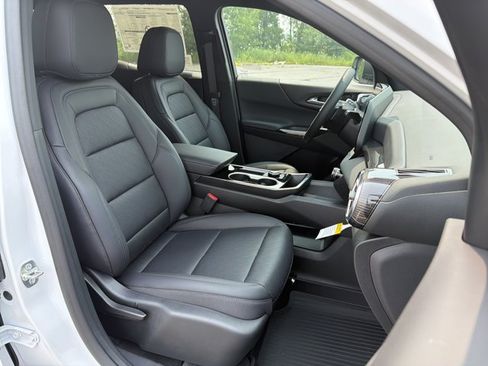 New 2027 Chevrolet Equinox LT w/ Convenience Package II AWD/4WD image 13