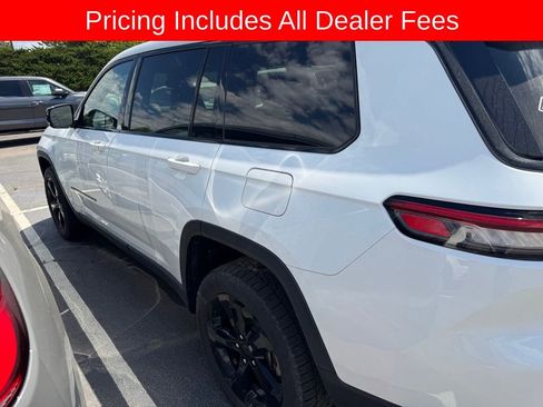Used 2021 Jeep Grand Cherokee L Laredo AWD/4WD image 5