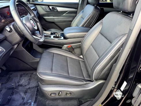 Used 2025 Buick Enclave Preferred image 12