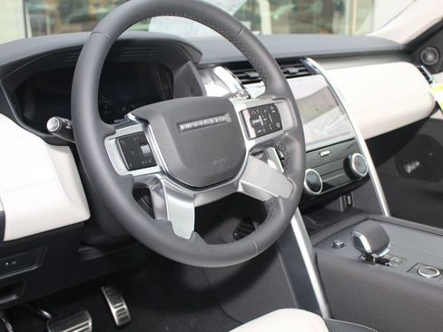 New 2026 Land Rover Discovery Limited Edition AWD/4WD image 30