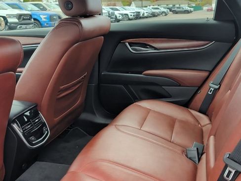Used 2015 Cadillac XTS Luxury FWD image 8