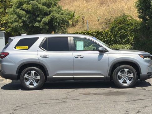 Used 2024 Honda Pilot EX-L image 3
