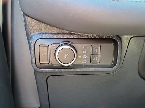 Used 2026 Ford Explorer Active w/ Active Comfort Package RWD image 14