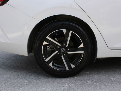 Used 2024 Nissan Sentra SV image 5
