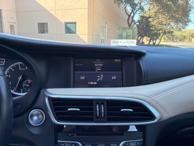 Used 2019 INFINITI QX30 FWD image 24