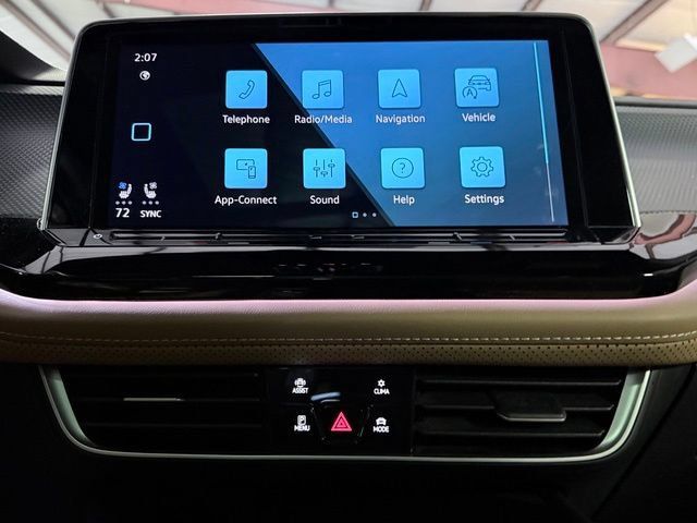 Used 2024 Volkswagen Atlas Cross Sport SEL R-Line AWD/4WD image 19